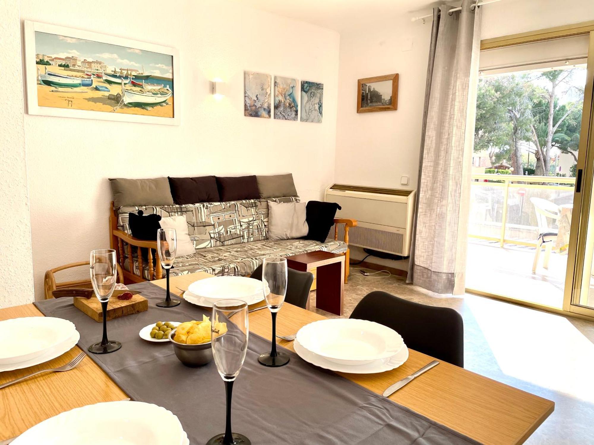 Amb Piscina Apartment